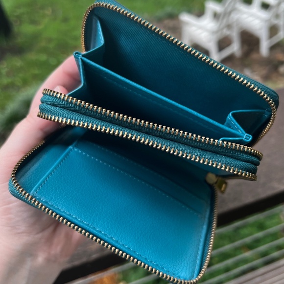 Fossil RFID Mini Multifunction in Peacock Genuine Cow Hide Leather Double Zip - Picture 7 of 11